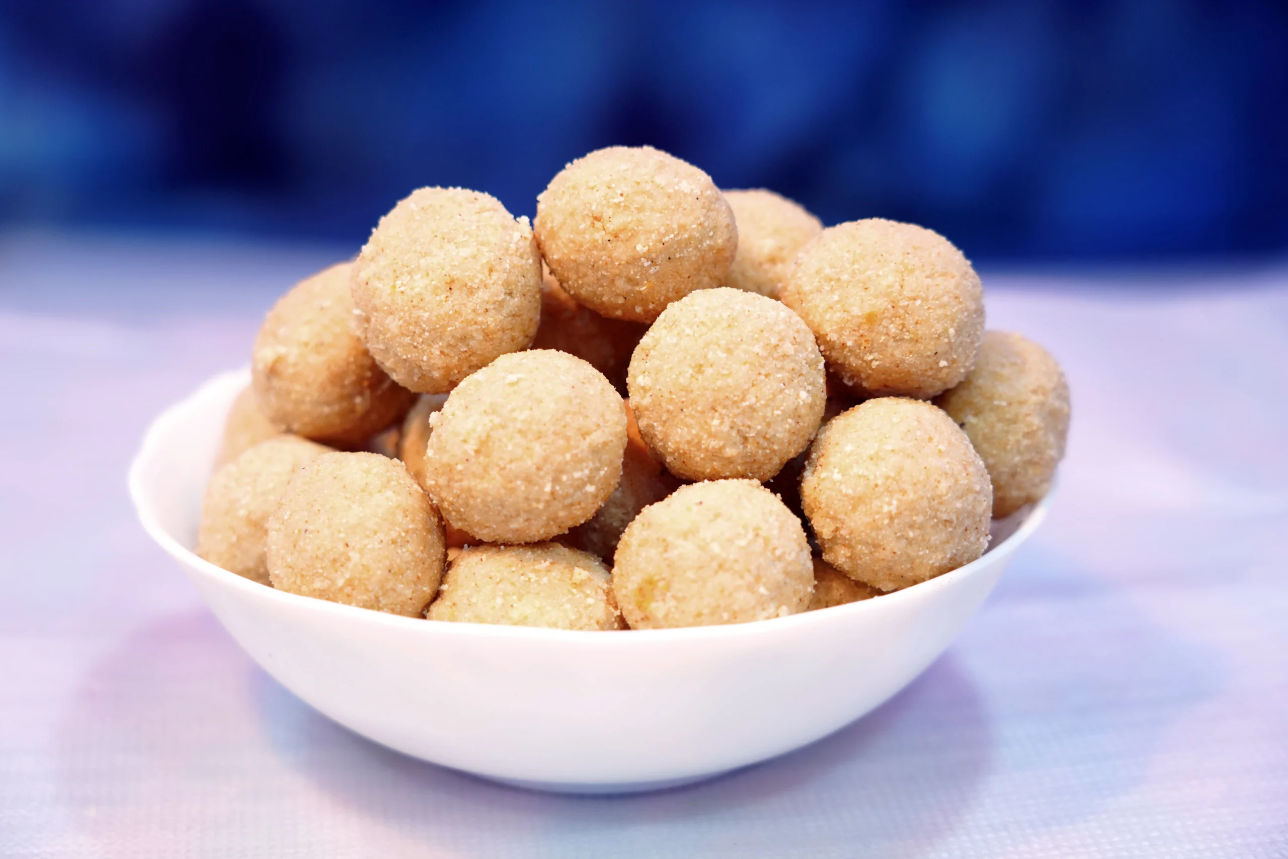 रवा लाडू