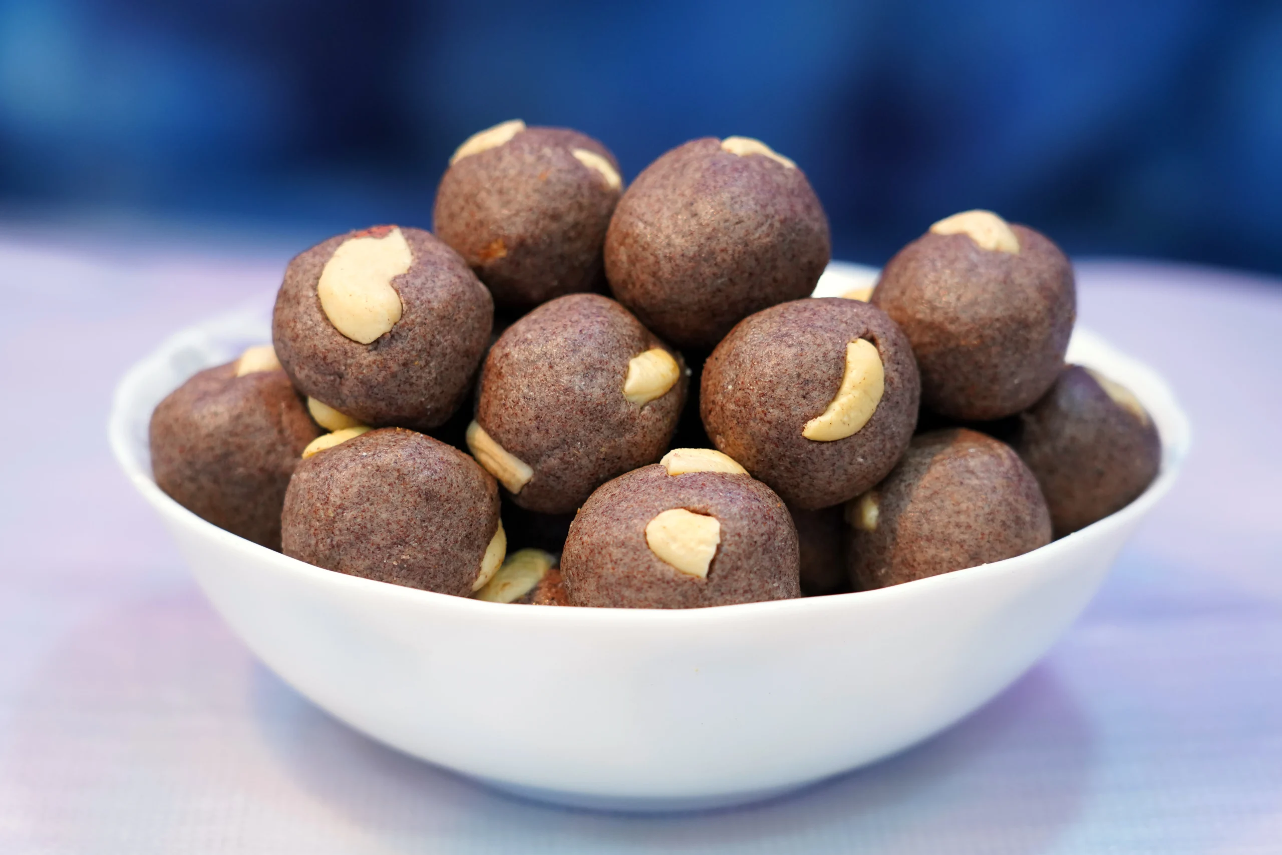 नाचणी लाडू