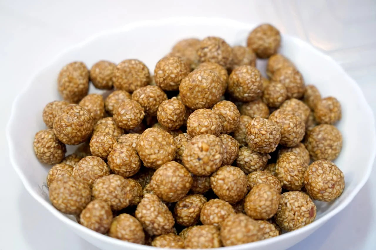 तीळ लाडू