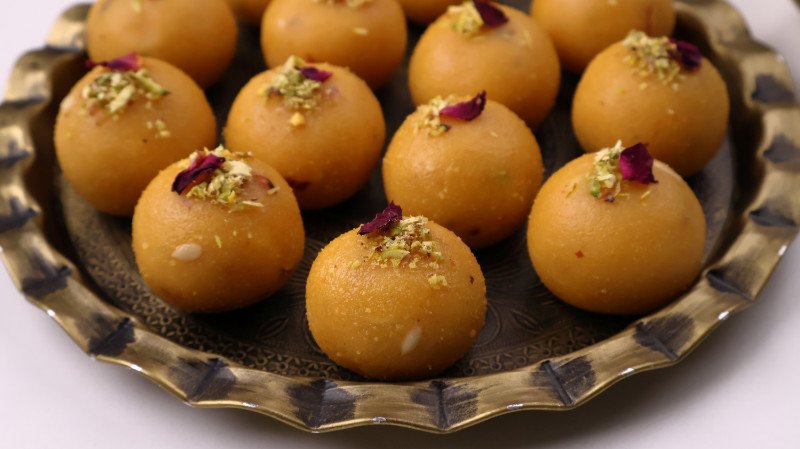 मूग डाळ लाडू