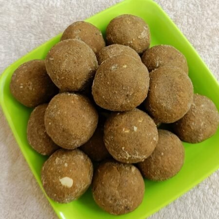 नाचणी लाडू