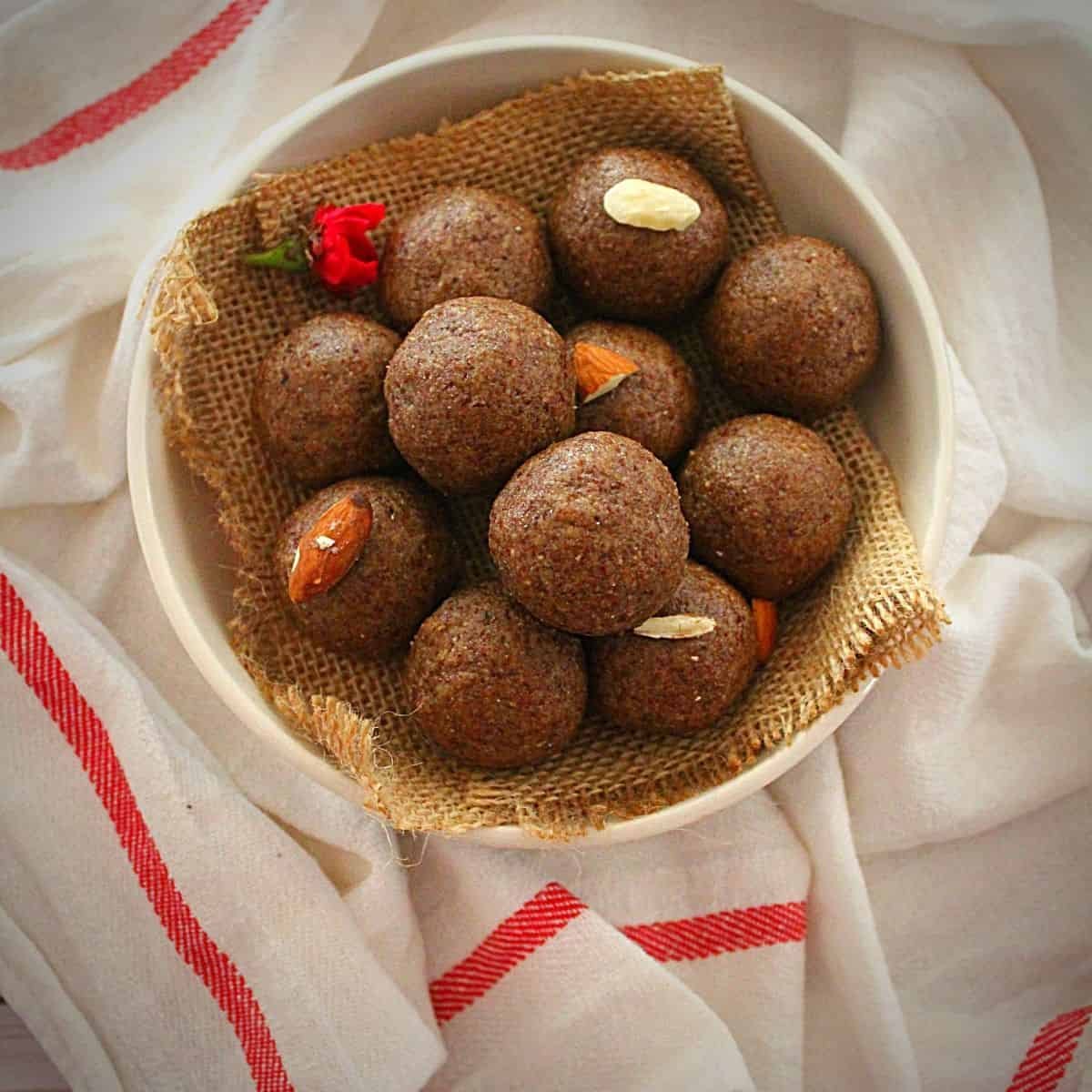 जवस लाडू